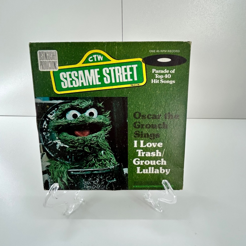 Sesame Street Oscar the Grouch Sings I Love Trash 45 RPM Record CTW 99032 1976